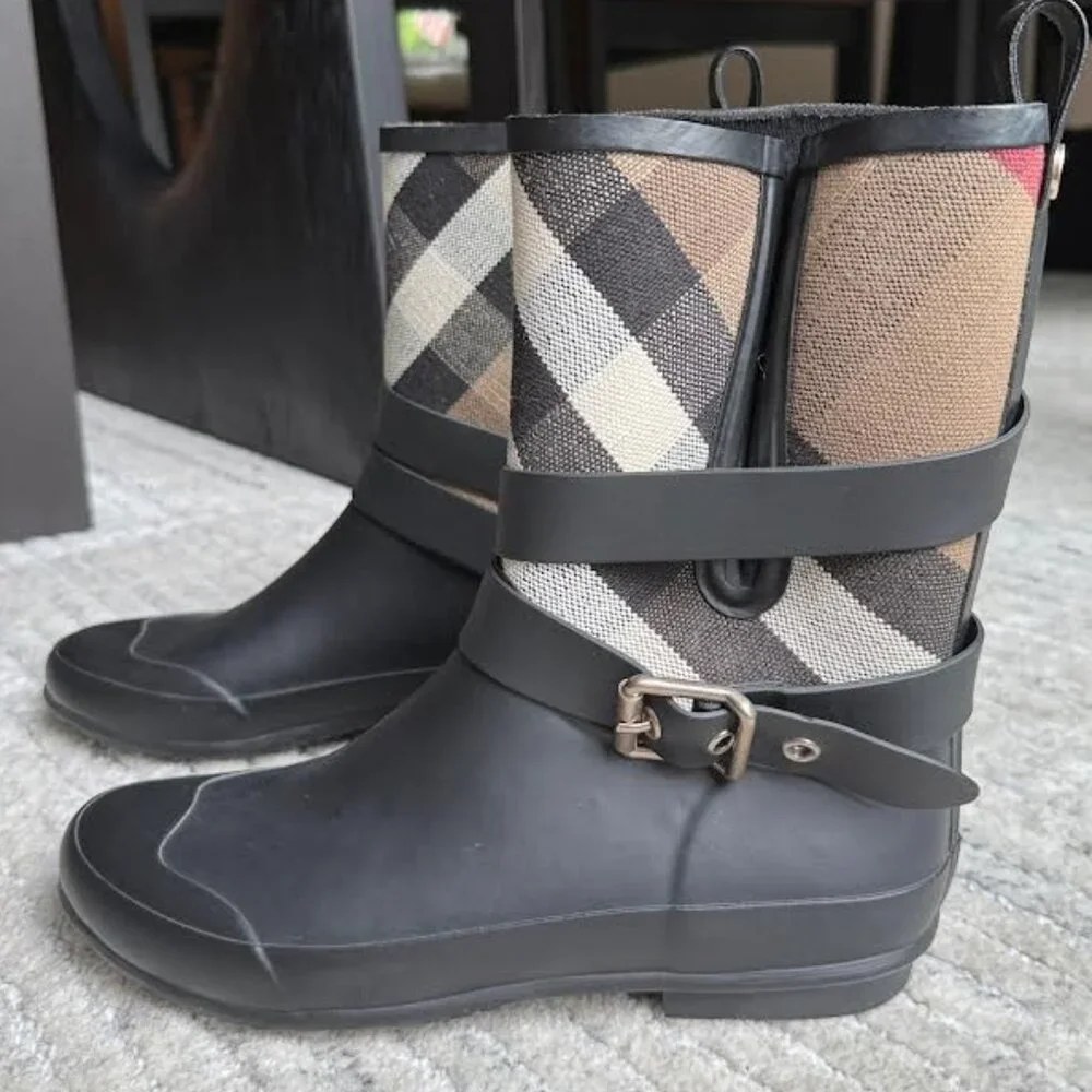 BURBERRY Check Detail Belted Rain Boots - Size 38 - Picture 4 of 8